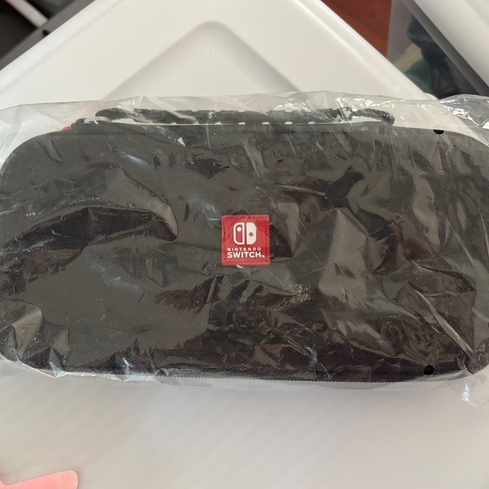 RDS Industries Nintendo Switch Game Traveler Deluxe Travel Case Black NNS31A